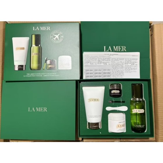 The Arrive Hydrated Collection-125ml+150ml+60ml+15ml